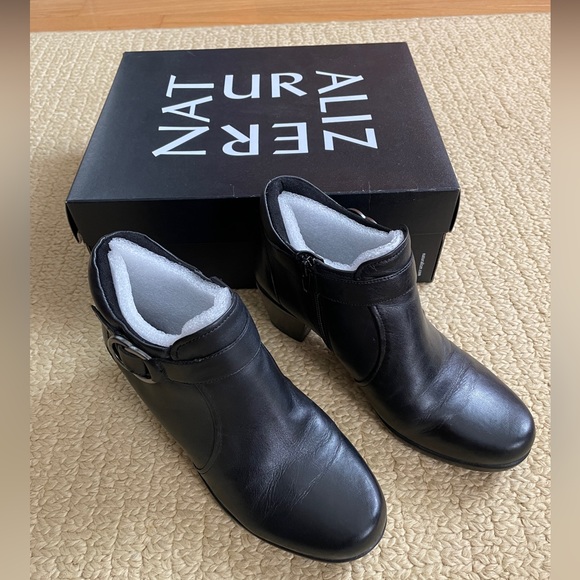 Naturalizer Shoes - Naturalizer Elisa Black Boots - Size 8.5M
